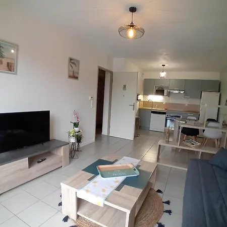Proche Avec Terrasse Et Parking - Fr-1-239-1119