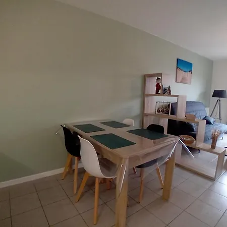 Proche Avec Terrasse Et Parking - Fr-1-239-1119 *